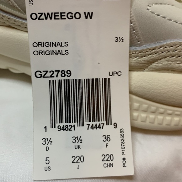 NWT Adidas Ozweego Sneakers - Picture 6 of 7